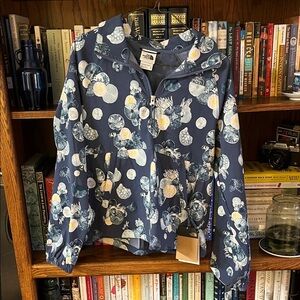 The North Face windbreaker jacket NWT
